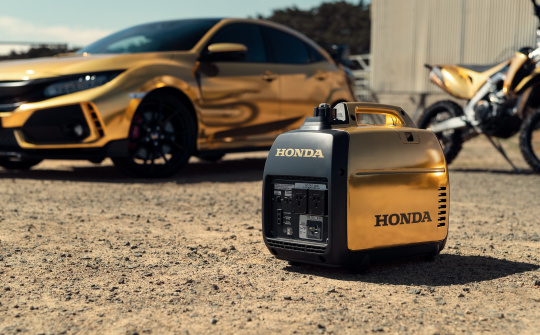 Honda ra mắt bộ sưu tập xe mạ vàng cực độc, có cả xe cắt cỏ