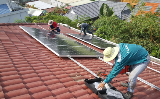 Trường học duy nhất ở Kon Tum lắp đặt điện mặt trời áp mái