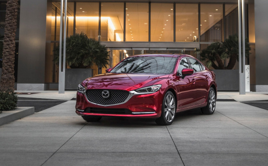 Giá xe Mazda6 chưa bao giờ rẻ đến thế ở Việt Nam