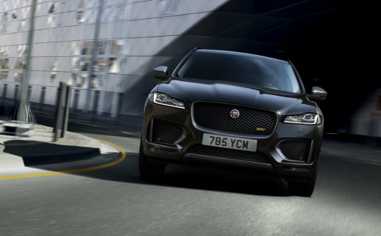 Jaguar F-Pace bổ sung phiên bản đặc biệt 300 SPORT và Chequered Flag