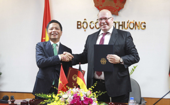 Đức cam kết hỗ trợ Việt Nam phát triển năng lượng tái tạo