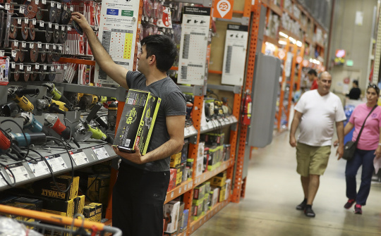 Cải thiện trải nghiệm của khách hàng trong ngành bán lẻ: Bài học từ Home Depot