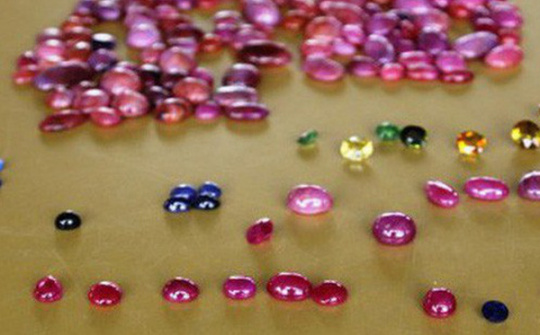 Độc đáo chợ đá quý đất ngọc Yên Bái