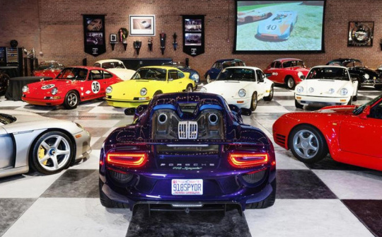 Bộ sưu tập xe Porsche đắt giá nhất thế giới vừa bị thiêu rụi