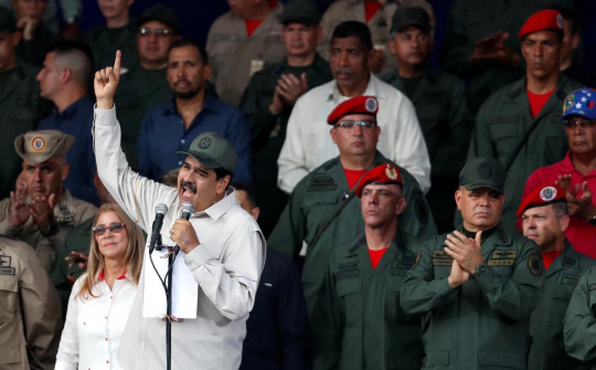 Quốc tế nổi bật: Venezuela huy động dân quân bảo vệ đất nước