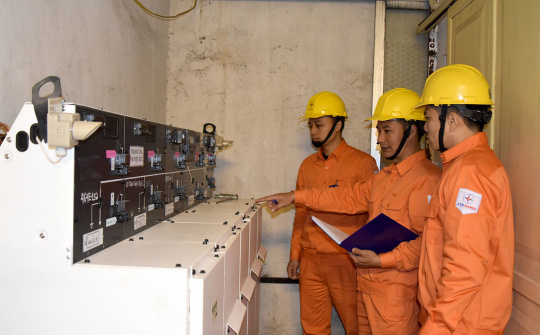 EVN HANOI: Cung cấp điện an toàn, ổn định trong dịp lễ