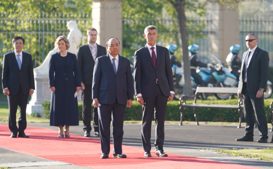 Thủ tướng Cộng hòa Czech chủ trì lễ đón chính thức Thủ tướng Nguyễn Xuân Phúc