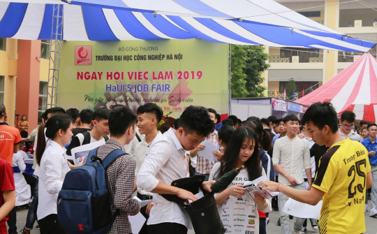 Gần 10.000 cơ hội việc làm cho sinh viên công nghiệp