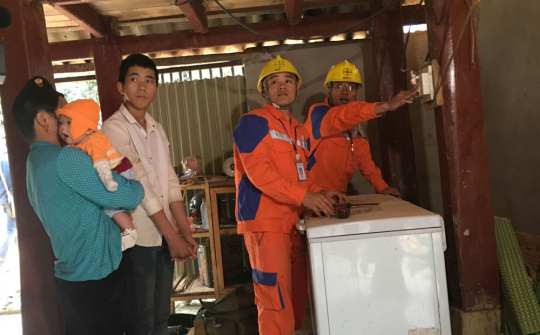 Lên Tuần Giáo nghe chuyện thợ điện
