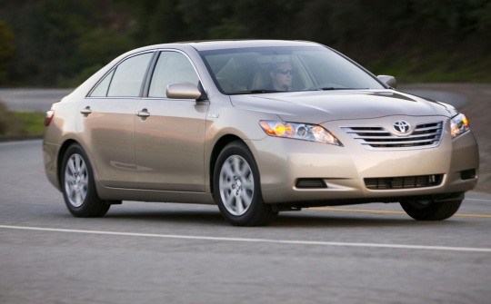 Giá bán xe Toyota Camry 2009 hiện nay là bao nhiêu?
