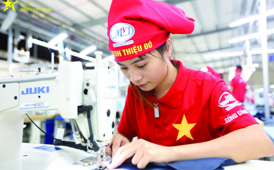 Hàng Việt - “Yêu tha thiết thế vẫn còn chưa đủ…”