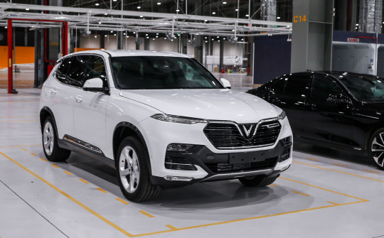 Xe VinFast tiến hành chạy thử tại Việt Nam trước ngày ra mắt