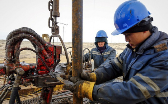 Giá dầu thế giới 22/5: Đồng loạt giảm mạnh vì căng thẳng thương mại Mỹ - Trung