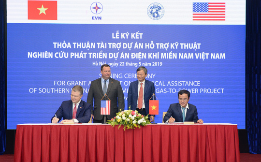 Hoa Kỳ tài trợ trên 1,4 triệu USD cho EVN phát triển điện khí miền Nam