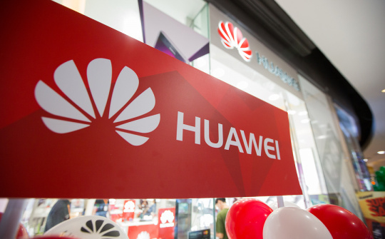 Panasonic ngừng giao dịch với Huawei