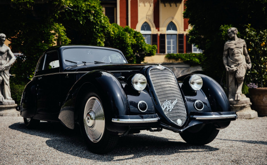 Chiếc xe Alfa Romeo 80 tuổi dành danh hiệu "hoa hậu quý bà" trong làng xe cổ