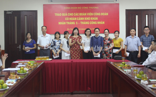 Kiện toàn bộ máy, phát huy vai trò của tổ chức công đoàn