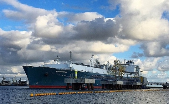 Nga xây dựng khu liên hợp vận chuyển LNG nổi