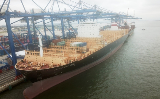 Cảng quốc tế Hải Phòng lần đầu đón tàu trọng tải 132.000DWT