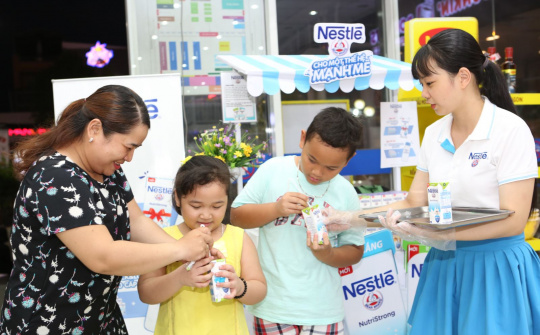 Nestlé Việt Nam chính thức ra mắt sữa nước ít đường uống liền