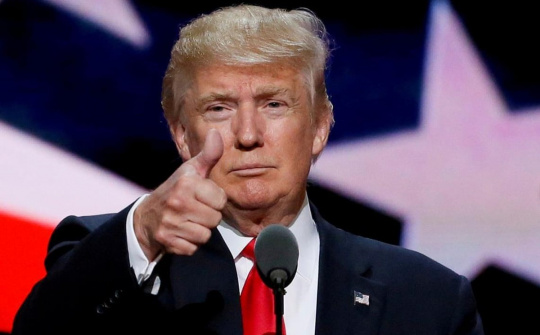 Tin ảnh: Ông Trump ghi điểm trước thềm tranh cử