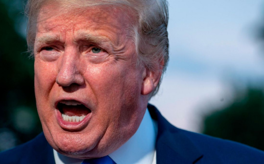 Tin ảnh: Ông Trump ra đòn cuối với ông Tập