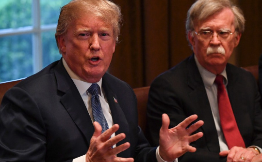 Quốc tế nổi bật: Ông Trump tố người thân cận