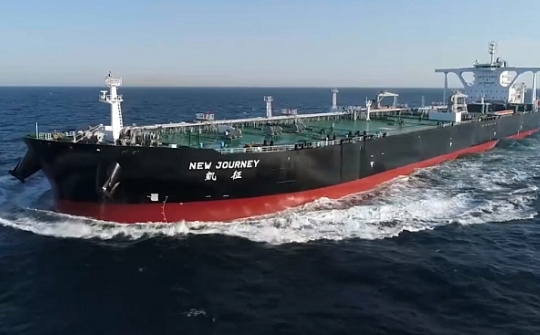 Trung Quốc trình làng tàu chở dầu "thông minh" đầu tiên trên thế giới