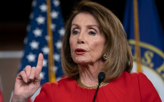 Tin ảnh: Liệu ông Trump có "vào tù" theo ý bà Pelosi?