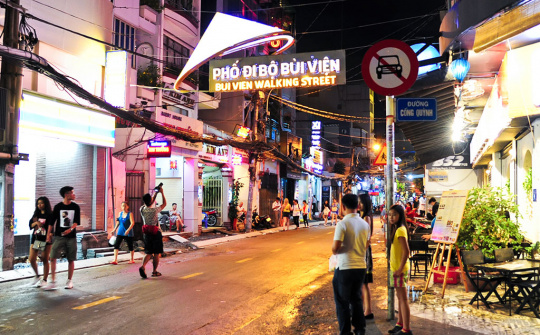 Ghé chân Bùi Viện, cảm nhận nhịp đêm Sài Gòn