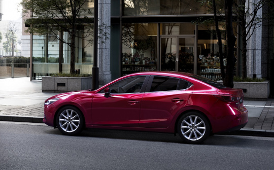 Vượt mốc 50.000 xe, Mazda3 nhận ưu đãi "khủng"