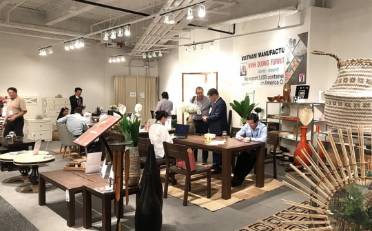 Gian hàng Việt Nam được bình chọn “Khu gian hàng đẹp” tại hội chợ đồ gỗ Mỹ