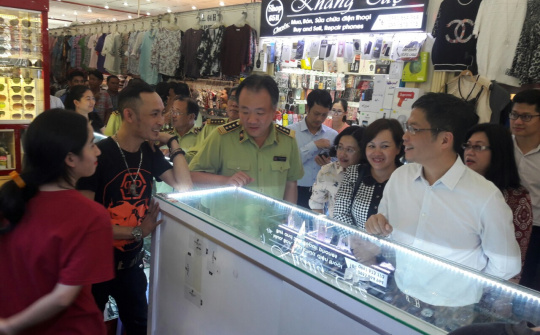 Bộ trưởng Trần Tuấn Anh: Tìm gốc rễ phát sinh để triệt tận gốc nạn hàng giả, hàng nhái