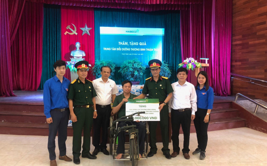 HABECO: Thăm, tặng quà tại Trung tâm điều dưỡng thương binh Thuận Thành