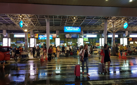 Phó Thủ tướng Trương Hòa Bình  đánh giá nguy cơ của việc sử dụng phi công nước ngoài có 50 quốc tịch