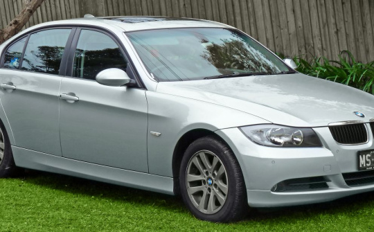 Vì sao BMW Series 3 đời E90/E93 bị triệu hồi tại thị trường Việt Nam?