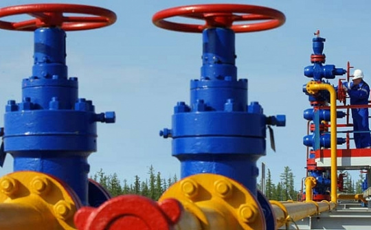 Bộ Tài chính Nga công bố giá dầu Urals giảm