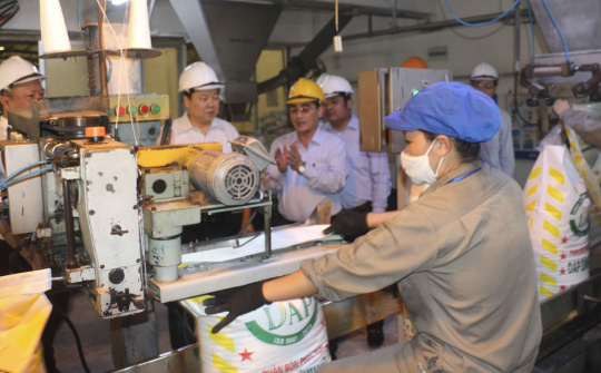 DAP - VINACHEM: Quyết tâm “bứt phá” và câu chuyện dài hạn