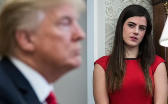 Quốc tế nổi bật: Ông Trump "Nuôi ong tay áo"