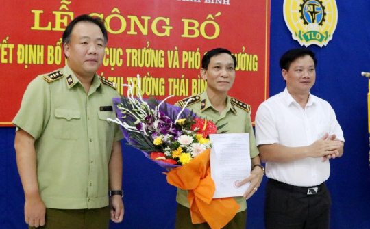 Thái Bình: Công bố quyết định bổ nhiệm Cục trưởng và Phó Cục trưởng Cục Quản lý thị trường tỉnh.