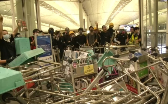 Tin ảnh: Chuyện Hong Kong vẫn đang "nóng"