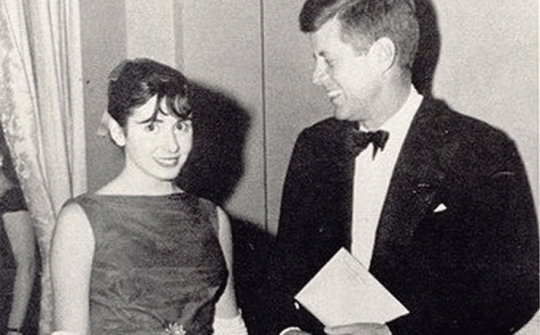 [Quốc tế nổi bật] Người luận tội Tổng thống Trump có “máu” làm nghị sĩ từ năm 12 tuổi