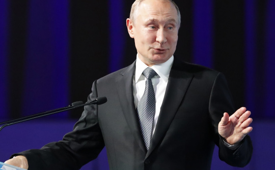 Tin ảnh: Ông Putin có ý gì?