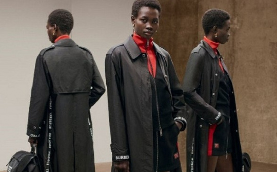 Ấn tượng Burberry - Sợi tái sinh Econyl vào bộ sưu tập mới