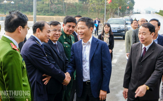 Bộ trưởng Trần Tuấn Anh kiểm tra tình hình thương mại biên giới tại Lạng Sơn trước thềm năm mới