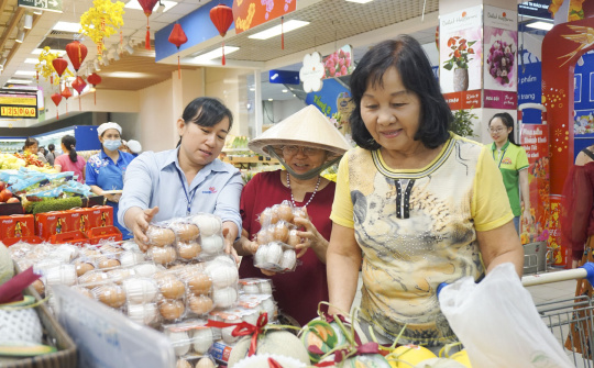 Thị trường ngày 30 Tết: Giá dịch vụ rửa xe tăng cao đột biến