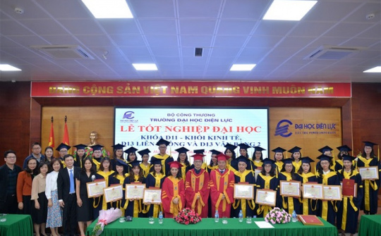Trường Đại học Điện lực: Trao bằng tốt nghiệp cho gần 388 tân cử nhân