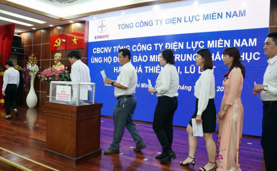 Điện lực miền Nam ủng hộ trên 3,6 tỷ đồng cùng đồng bào miền Trung khắc phục thiên tai