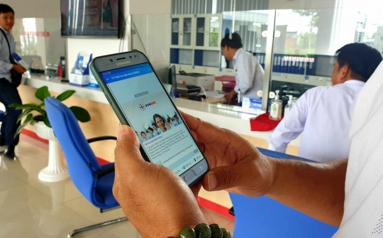 Điện lực miền Nam đẩy mạnh giao dịch trực tuyến, mở rộng thanh toán không dùng tiền mặt
