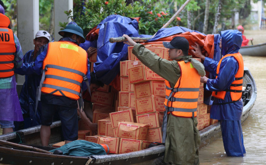 Người yêu hoa lan cả nước ủng hộ hơn 4 tỷ đồng cho người dân vùng lũ miền Trung